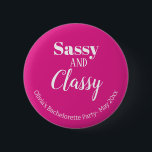 Chapa Redonda De 5 Cm Sassy Pink Bachelorette<br><div class="desc">¡Empieza el fiesta con el botón de la fiesta de la bachillerato rosa, graciosa y elegante! Este accesorio es perfecto para añadir un toque de humor y diversión a tu fiesta de soltera. Con sus colores rosa y blanco, puede personalizar con su propio mensaje de texto, ya sea el nombre...</div>