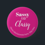 Chapa Redonda De 5 Cm Sassy Pink Bachelorette<br><div class="desc">¡Empieza el fiesta con el botón de la fiesta de la bachillerato rosa, graciosa y elegante! Este accesorio es perfecto para añadir un toque de humor y diversión a tu fiesta de soltera. Con sus colores rosa y blanco, puede personalizar con su propio mensaje de texto, ya sea el nombre...</div>