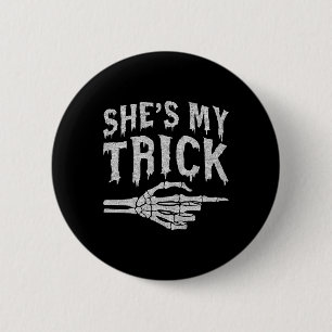 Chapa Redonda De 5 Cm Shes My Trick Skeleton Mateo Pareja Halloween C