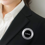 Chapa Redonda De 5 Cm Silver Metallic Add Personalizado Logotipo Corpora<br><div class="desc">Promociona tu negocio con este elegante botón,  con fondo plateado,  logotipo personalizado y texto. Añade fácilmente tus detalles haciendo clic en la opción "personalizar".</div>