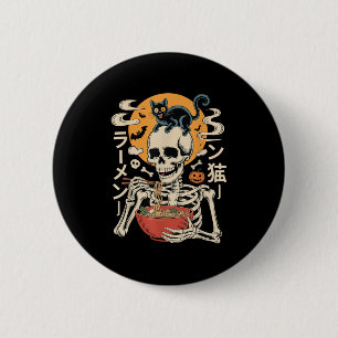 Chapa Redonda De 5 Cm Soky Skeleton comiendo un tazón de Ramen con una H