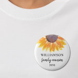 Chapa Redonda De 5 Cm Souvenir de la Reunión Familiar<br><div class="desc">Este botón de reunión familiar hace que sea un placer para tu familia reunirse. Está decorado con un girasol color amarillo acuático. Personalizable fácil. Utilice la opción Personalizar adicional para cambiar el tamaño, estilo o color del texto. Porque creamos nuestra propia obra de arte no encontrarás esta imagen exacta de...</div>