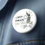 Chapa Redonda De 5 Cm Soy Unicornio<br><div class="desc">Soy un botón de Unicornio - Todo soñador necesita su botón personal de unicornio. No podemos pensar en una mejor manera para que usted exprese su magia interior y empiece el día que con este maravilloso botón mítico. Este diseño presenta una preciosa imagen adorable de un unicornio volando alrededor de...</div>
