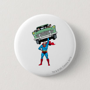 Chapa Redonda De 5 Cm Superman sostiene un auto