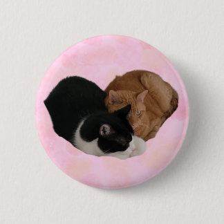 Chapa Redonda De 5 Cm Two Cats Making Heart Button