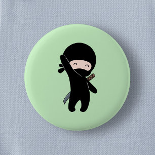 Chapa Redonda De 5 Cm Un pequeño Ninja feliz en verde