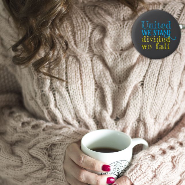 Chapa Redonda De 5 Cm Unidos defendemos la afirmación motivadora de Ucra (Subido por el creador)