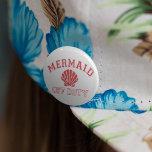 Chapa Redonda De 5 Cm Vintage de la Sirenita fuera de servicio con probl<br><div class="desc">Identifíquese como fuera de servicio con nuestro lindo botón redondo de verano. Decoración de estilo playero vintage con letras rojas angustiadas con un ilustracion de conchas marinas.</div>