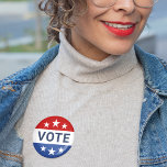 Chapa Redonda De 5 Cm Votar por elecciones rojas y azules<br><div class="desc">El diseño no partidista de botones redondos de "Vote" presenta colores patrióticos rojos,  blancos y azules con texto marino y acentos de estrella blanca.</div>