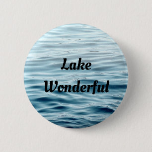 Chapa Redonda De 5 Cm Waving Water Con Su Nombre De Lago