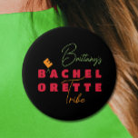 Chapa Redonda De 7 Cm Bachelorette Beach Tribe<br><div class="desc">El nombre de la novia con letras de moda junto con la palabra soltera que se cambió por bCada tribu elorette,  estos botones son divertidos para dar a sus chicas de la fiesta de la soltera. ¡Un favor perfecto para tu tribu de novias! COINCIDIENDO elementos de nuestra colección.</div>