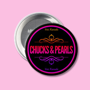 Chapa Redonda De 7 Cm Chucks & Pearl Vote Kamala Black