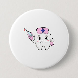 Chapa Redonda De 7 Cm Dientes como enfermera con jeringas.PNG