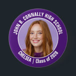 Chapa Redonda De 7 Cm Espíritu del colegio de animadores morado<br><div class="desc">Este regalo de fotos de animadores de la escuela secundaria personalizado presenta tipografía blanca de su equipo y nombre del jugador sobre un botón morado. Personalice con la fotografía de su estudiante y el año de clase como un orgulloso padre animador. Una madre y un padre pueden usar estos botones...</div>