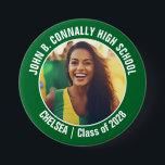 Chapa Redonda De 7 Cm Espíritu verde animador foto escuela secundaria<br><div class="desc">Este genial regalo de fotos de animadores de la escuela secundaria personalizada incluye tipografía blanca de su equipo y nombre del jugador sobre un botón verde. Personalice con la fotografía de su estudiante y el año de clase como un orgulloso padre animador. Una madre y un padre pueden usar estos...</div>