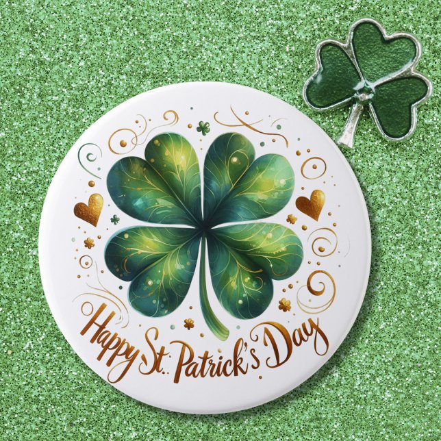 Chapa Redonda De 7 Cm Feliz Día de San Patricio Cuatro Atracciones (Happy St Patrick's Day Four Leaf Clover Button)