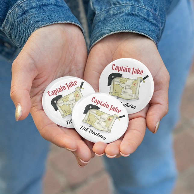 Chapa Redonda De 7 Cm Fiesta de cumpleaños de niños aburridos Personaliz (Pirate themed birthday party custom buttons.)