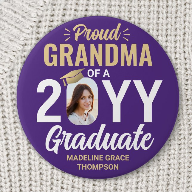 Chapa Redonda De 7 Cm Graduate Photo Proud Grandma Modern Purple & Gold (Subido por el creador)