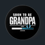 Chapa Redonda De 7 Cm Los Hombres Pronto Serán Abuelo EST. Nuevo Abuelo<br><div class="desc">Los Hombres Pronto Serán Abuelo EST. Nuevo Abuelo 2025</div>