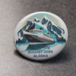 Chapa Redonda De 7 Cm Montaña de crucero Ocean Alaska<br><div class="desc">Este diseño puede ser personalizado en el área proporcionada cambiando la foto y/o el texto. O puede personalizarse haciendo clic en Personalizar esta plantilla y, a continuación, eligiendo la opción de hacer clic en el personalizar y eliminando o cambiando el color del fondo, agregando texto, cambiando el color o estilo...</div>