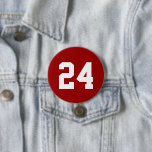 Chapa Redonda De 7 Cm Número de Jersey de Crimson and White Athlete<br><div class="desc">Alegra a tu equipo deportivo favorito, jugador de fútbol o simplemente muestra tu orgullo escolar con un botón personalizado personalizado. Personalice con el número de camiseta de un jugador u otro texto personalizado. Perfecto para el fútbol, el baloncesto, el béisbol y los partidos de fútbol. Crea pines personalizados para todo...</div>