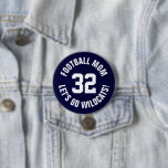 Chapa Redonda De 7 Cm Número de Jersey de la Marina y la Madre del Fútbo<br><div class="desc">Alegra a tu equipo deportivo favorito, jugador de fútbol o simplemente muestra tu orgullo escolar con un botón personalizado personalizado. Añade tu nombre escolar o personaliza con el nombre del jugador y el número de camiseta. Perfecto para el fútbol, el baloncesto, el béisbol y los partidos de fútbol. Crea pines...</div>