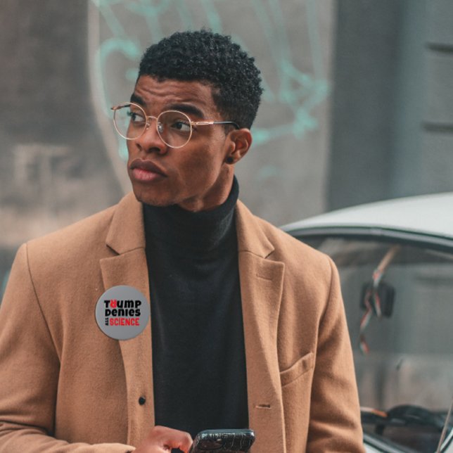 Chapa Redonda De 7 Cm Slogan de protesta anti trump (Subido por el creador)