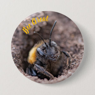 Chapa Redonda De 7 Cm Una abeja en una insignia