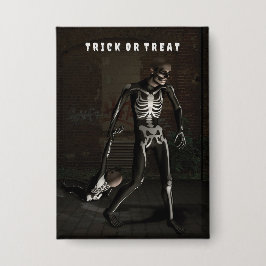 Chapa Trick or Treat. Man dressed as skeleton