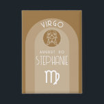 Chapa Virgo Personalizado Birthday Zodiac - Diseño moder<br><div class="desc">Personalice este botón con una fecha de nacimiento y un nombre. Un diseño personalizado con el signo zodiaco - Virgo - más rasgos de personalidad, información y constelación. Personalice esta vela de cumpleaños con una fecha de nacimiento y un nombre. Un diseño de cumpleaños personalizado con el signo zodiaco -...</div>
