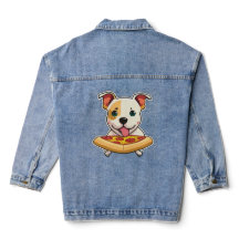 Cachorro lindo sosteniendo una rebanada de pizza