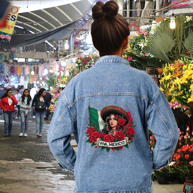 Chaqueta Vaquera Chica mexicano Viva ilustracion de arte con bander (Mexican woman in Mexico)