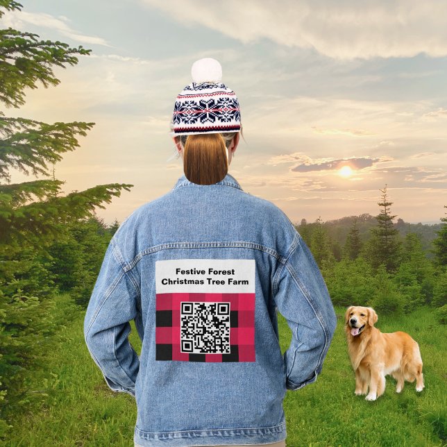 Chaqueta Vaquera Código QR Buffalo Plaid a Cuadros Rústicos Código  (A denim jacket with red buffalo plaid, personalized with a QR code and business name)