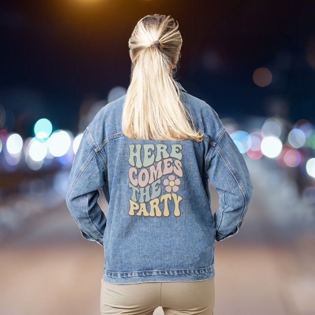 Chaqueta Vaquera Divertida Fiesta Retro Bachelorette (Your bridesmaids & besties will love to be part of the bride squad bringing the party to your bach)