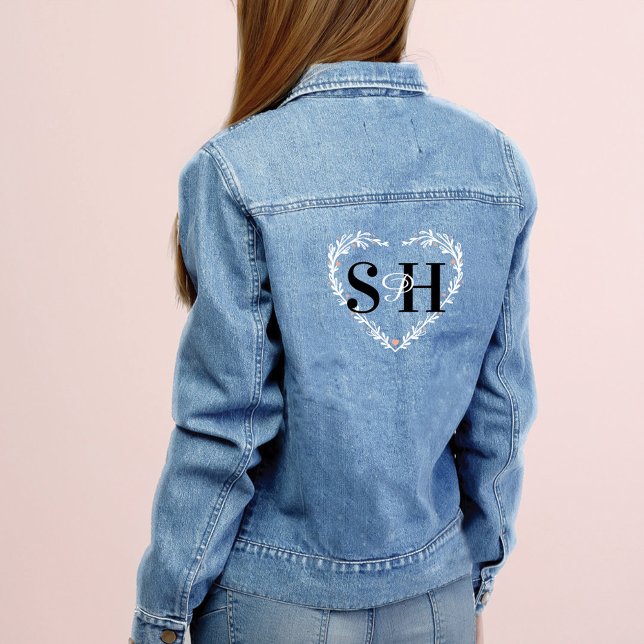 Chaqueta Vaquera Elegante diseño de monograma personalizado del cor (Elegant Floral Heart Personalized Monogram Design Denim Jacket)