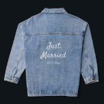 Chaqueta Vaquera Solo el blanco de Denim Casado<br><div class="desc">Esta chaqueta de jean super tierno y de moda se acentúa con Just Married y la cita boda,  lo que lo hace perfecto para los recién casados.</div>