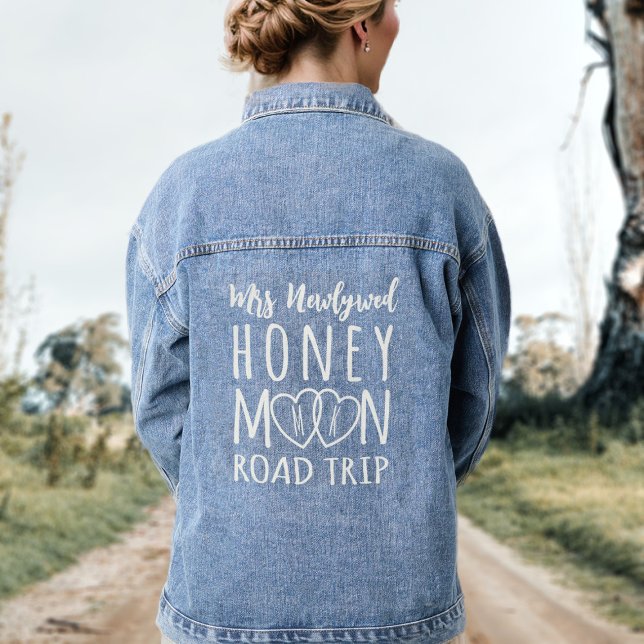 Chaqueta Vaquera Sra. Newlyw Luna de Miel Viaje Mujeres (Start your honeymoon road trip in style with this denim jacket. Just add your name and initials)