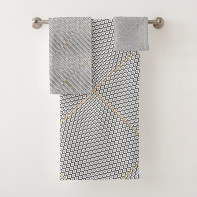 CHARCOAL GOLD ABSTRACT CIRCLES GRID BATH TOWEL SET (In situ)