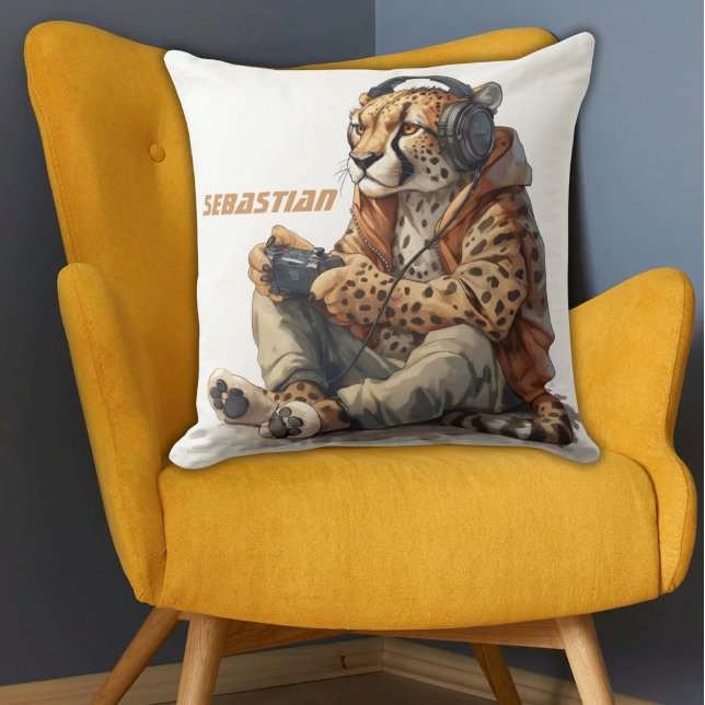 Cheetah de juego de Cojín decorativo personalizado (Funny Cheetah wearing headphones and hoodie playing video games personalized kids pillow)