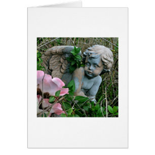 Cherub en la hierba