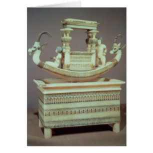 Chest con un barco decorado con dos cabezas