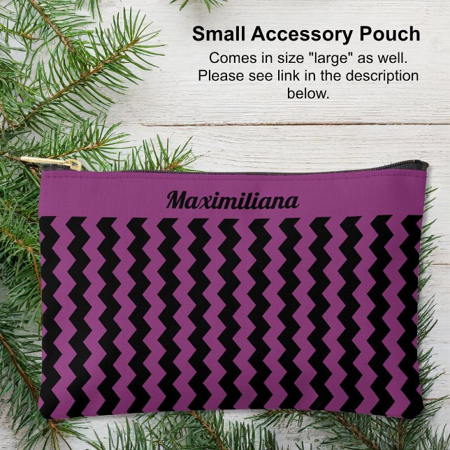 Chevras moradas y negras - Bolsa accesoria pequeña (Small Accessory Pouch - Purple and Black Chevrons by Leapfroglisics Shop)