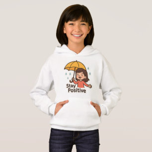 Chica bajo la lluvia, pero con una sonrisa.
