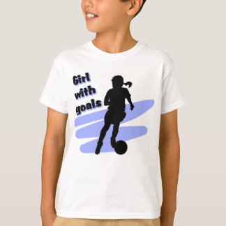 Chica con camiseta de goles