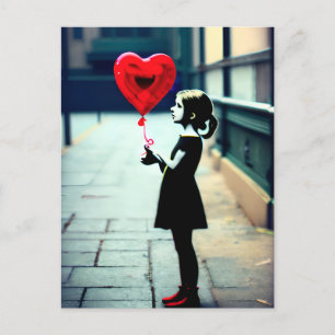 Chica con tarjeta postal de globo de corazón rojo