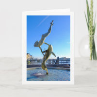 Chica con una tarjeta de felicitación Dolphin (197