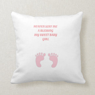 Chica de almohada enviado por los ángeles bebés