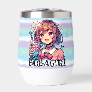 Chica de anime lindo sosteniendo té de burbuja