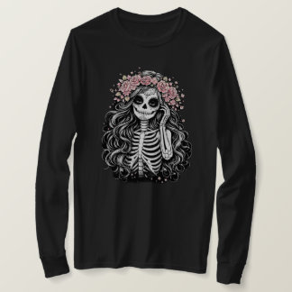 Chica de cráneo de azúcar gótico con camiseta CrT