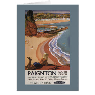 Chica de Ferrocarriles Británicos mirando un preci